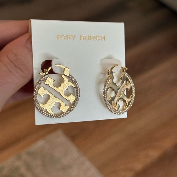 Nwt Tory Burch Gold rhinestone logo hoop Earrings - Picture 5 of 5
